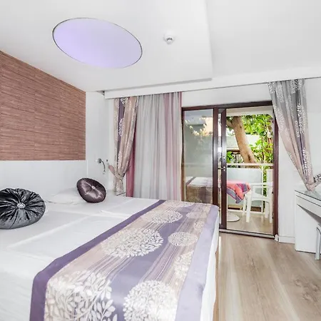 Tropic Club Hotel