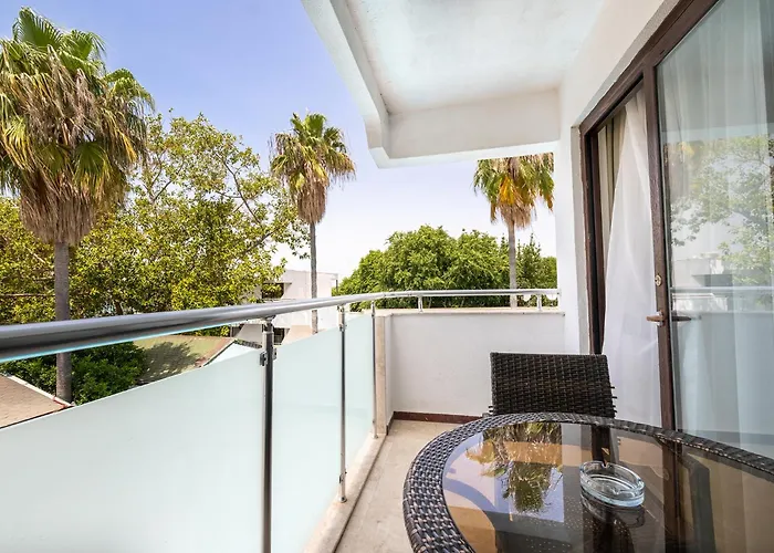 Tropic Club & - Отель