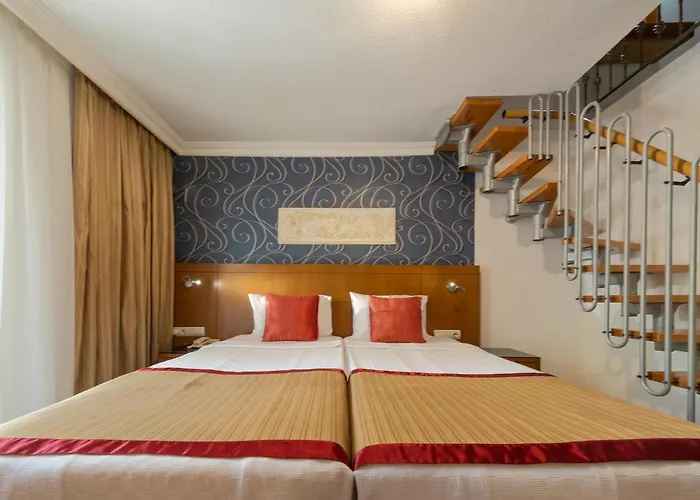 Отель Tropic Club & -