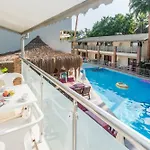 Tropic Club & - Готель 3*