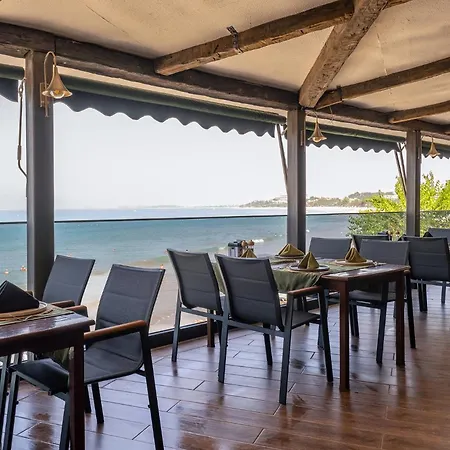 فندق Tropic Club & -