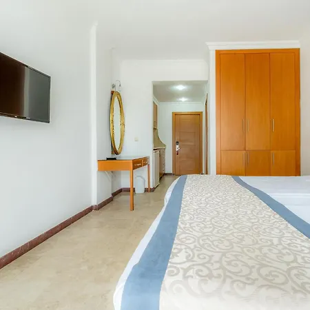 Tropic Club & - ホテル 3*