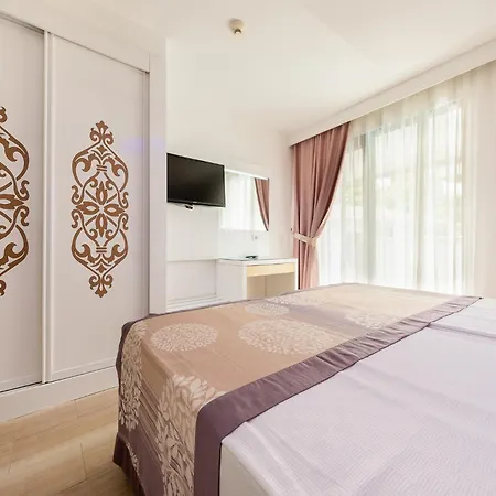 ホテル Tropic Club & - シダ