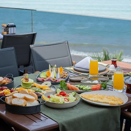 Tropic Beach Club 3*
