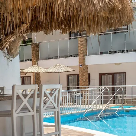 Tropic Club & - فندق