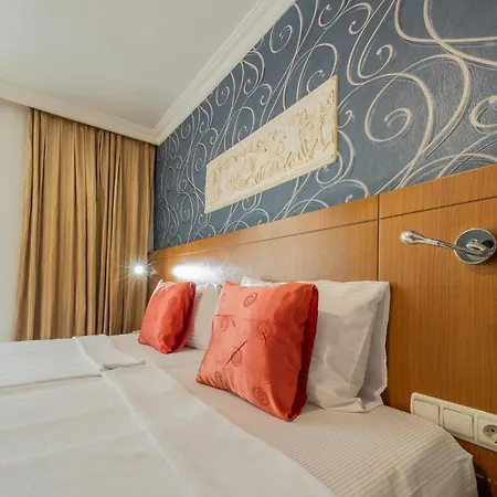 Tropic Club & - ホテル 3*