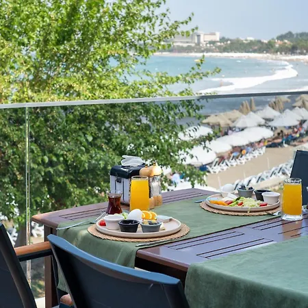 فندق Tropic Club & -