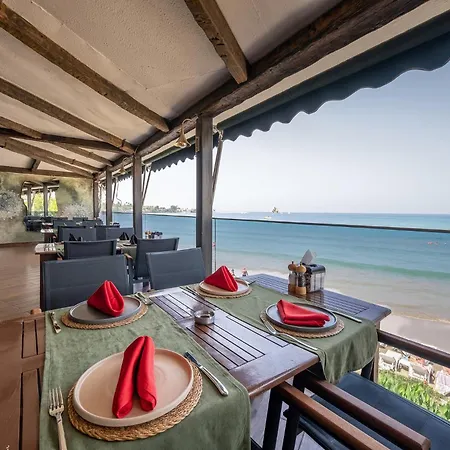 Tropic Szálloda 3*