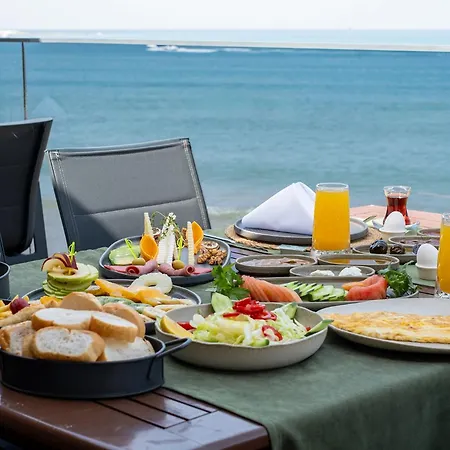 Tropic Beach Club 3*
