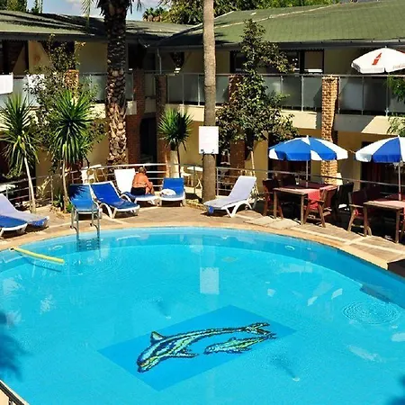 Tropic Beach Club מלון סייד