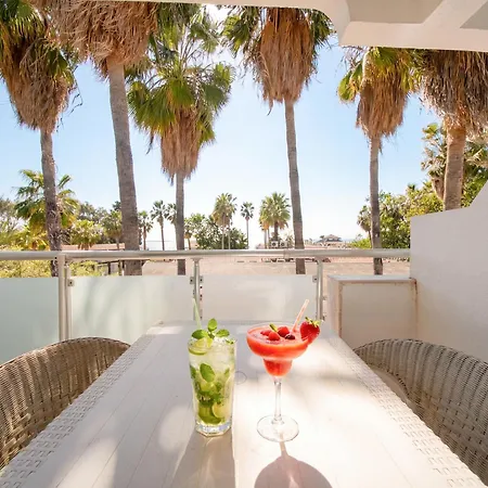 מלון Tropic Beach Club 3*