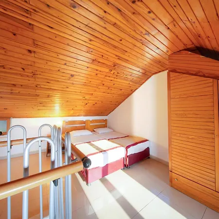 Tropic Beach Club 3*