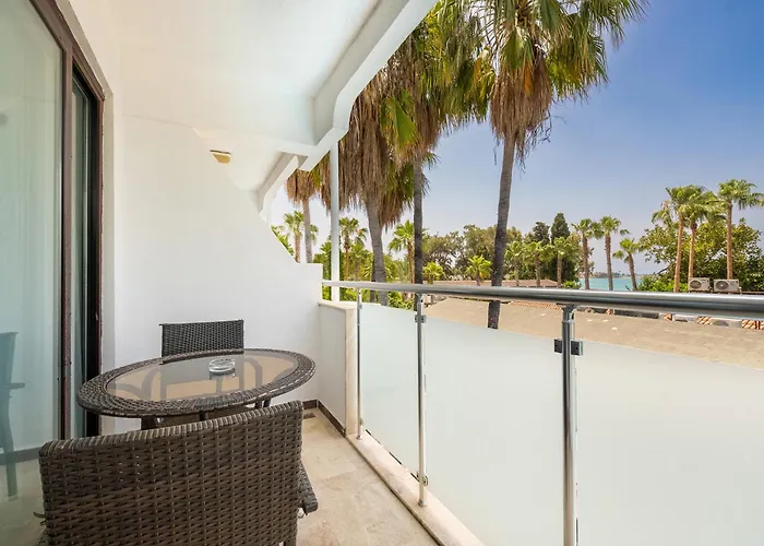 Tropic Club & - 호텔 3*