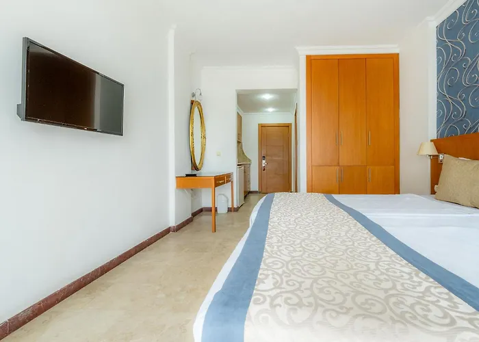 Tropic Club & - Hotel 3*