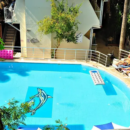 Tropic Club Ξενοδοχείο 3*