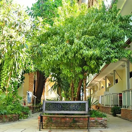 Tropic Beach Club & Resort - Side