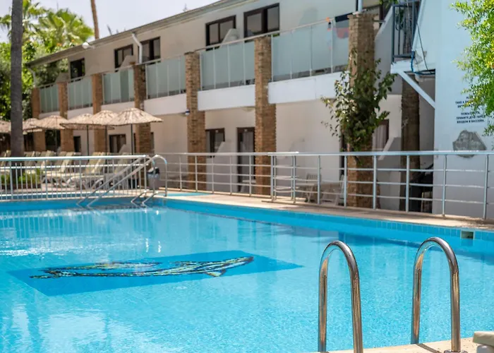 Tropic Club & - Hotel