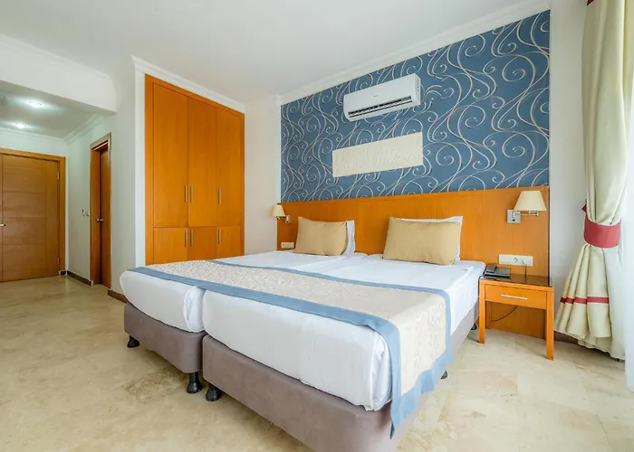 Tropic Club & - Side