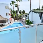 Tropic Club & - Side