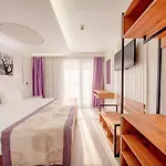 Tropic Club & - Hotel