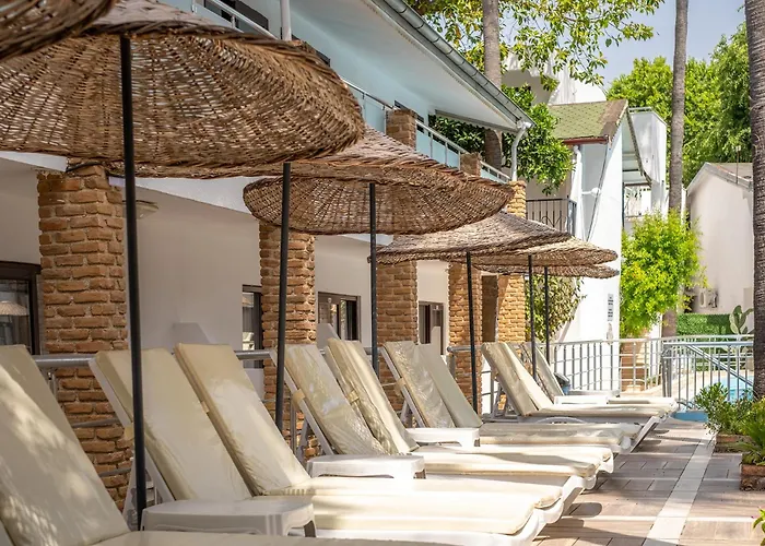 Отель Tropic Club & -