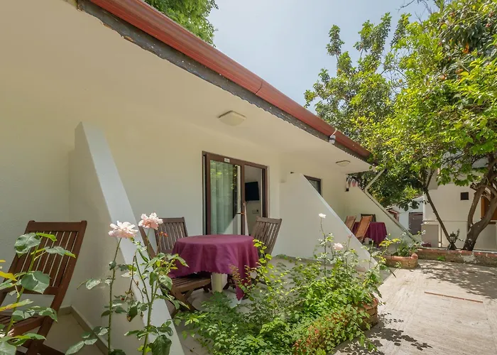 Tropic Club & - 3* Side