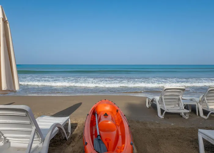 Tropic Club & - 3* Side